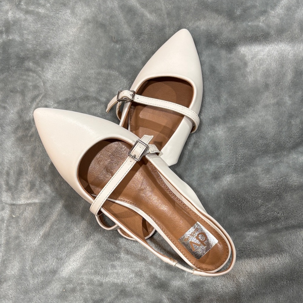 Women's Cream Pointed-Toe Mary Jane Flats